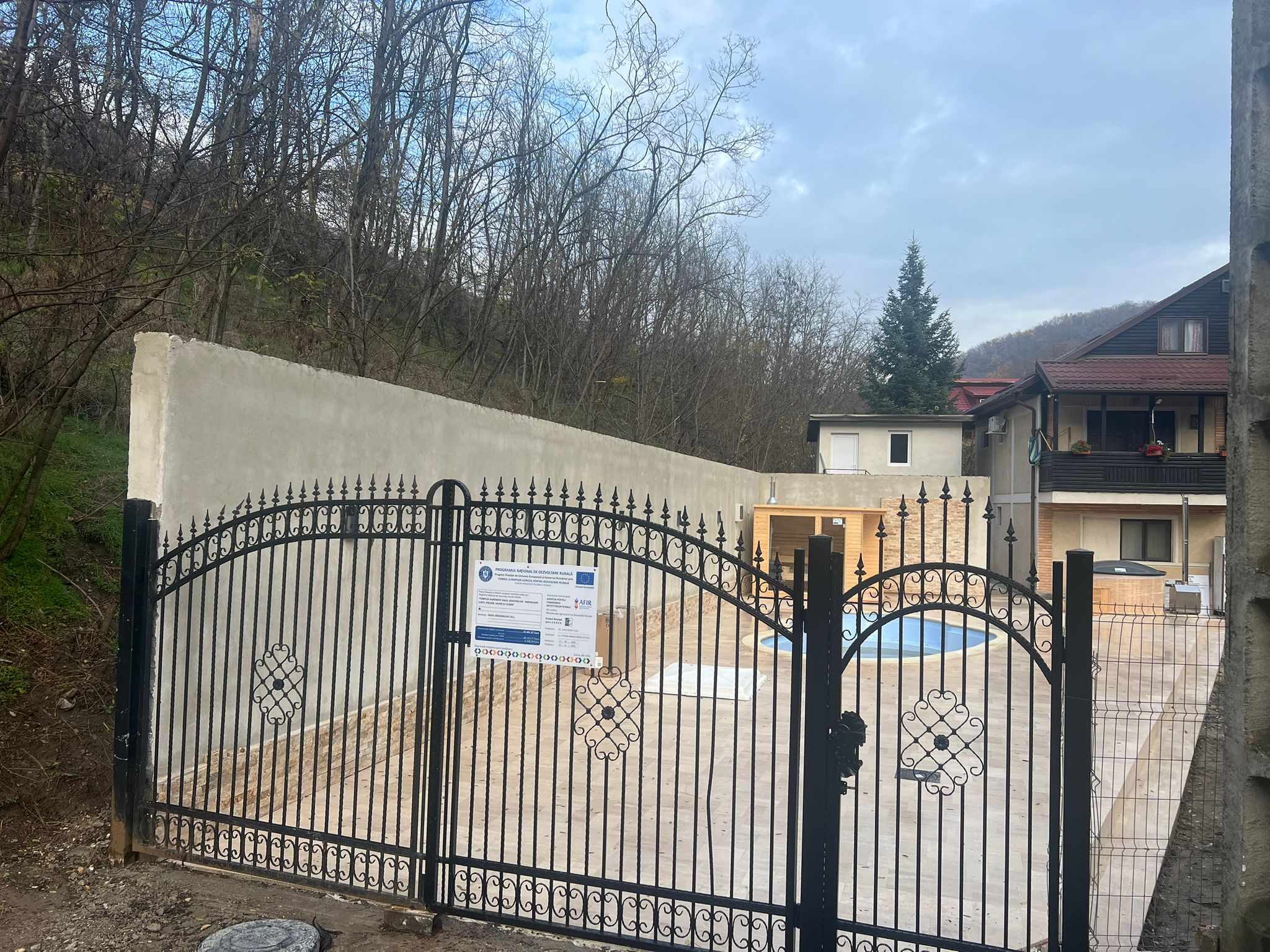 Galerie villa-gate.jpeg